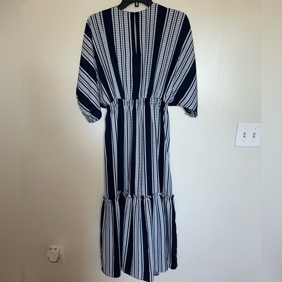 Taylor Women’s Navy White Short Sleeve V Neck Tiered Midi Dress size 6 - Picture 2 of 5